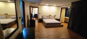 Omni Tower Nana Bangkok - Serviced Apartment on Sukhumvit Soi 4