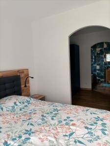 B&B / Chambres d'hotes Suite privative de 28m2 climatisee, proche plage et commerces : photos des chambres