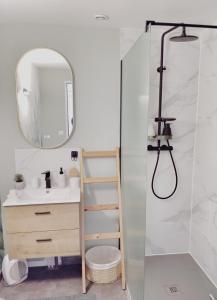 ROOMS HOME CSM Suites privées 1 ou 2 chambres en cœur de ville entre Paris et Reims 40 mn Disneyland Paris