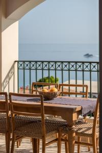 Maisonette with Sea View room in Erietta Apartments