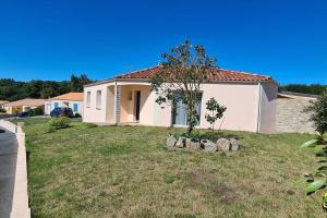 Maisons de vacances L'Ouvea joli gite a 10 min du parc le Puy du Fou : photos des chambres