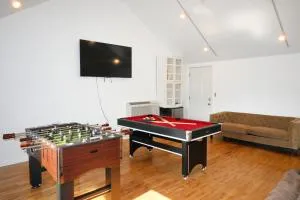 Game Room Near Yale - Derby