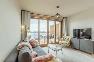 Luxurious duplex for 4-7p with large terrace and pool in ski-in ski-out 5 star residence at Les Arcs