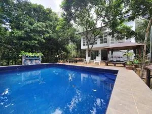 Country Home w Private Pool at Antipolo - Real