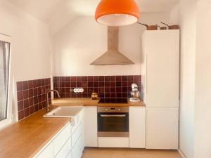 Superb Surf House Next to best Caparica Beach