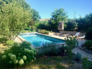 Maisons de vacances Sous le Tilleul de la Condomine, piscine privee : photos des chambres