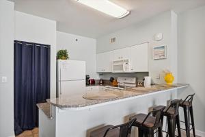 Shores of Panama 1621 condo