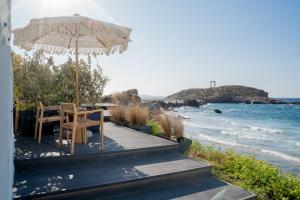 Portara Seaside Luxury Suites