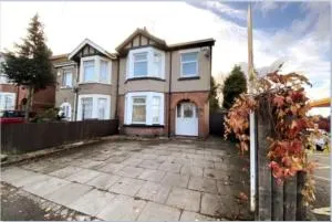 Budgeted Residence near Coventry Building Society (CBS) Arena with Parking - Exhall