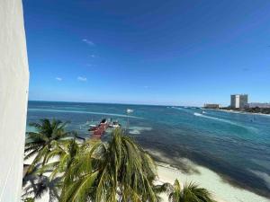 Amazing ocean front. 418