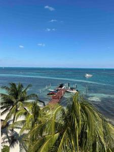 Amazing ocean front. 418