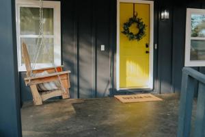 Dream On – Style & Comfort Near Historic Downtown