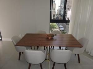 Apart de luxo 3 suites 2 vagas de garagem e quadra do mar