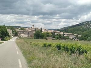 Villas Belle Maison en pierre dans village medieval du XIe siecle pour 10 pers 6 adultes 4 enfants : photos des chambres