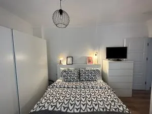 Corner of Paradise House - Tursite