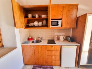 Skarinou Village Poolside Escape Studio with Pool facilities