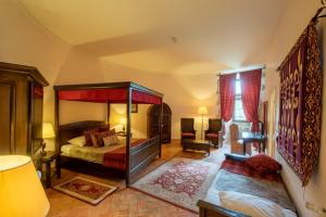 Hotels Chateau Des Ducs De Joyeuse : photos des chambres