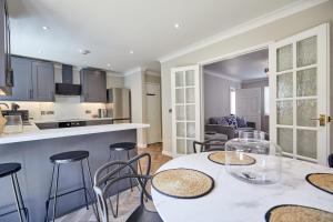 Norwich Home Ideal For Teams & Professionals