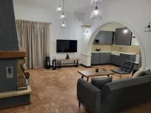 Dilion Guest House - Paralía Avlídhos