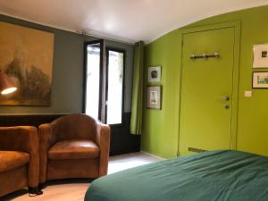 B&B / Chambres d'hotes Le Surmelin Bed & Breakfast 'Ombres' : photos des chambres