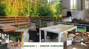 Maisons de vacances Jardin Juresien Maisons - spa jacuzzi sur demande : photos des chambres