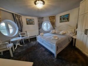 Quadruple Room room in Hotel Zamek Karnity