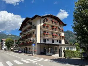 Albergo Dolomiti - 特兰萨夸