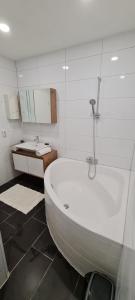 Komfortable 2-Zimmer-Ferienwohnung mit separatem Eingang und Highspeed WLAN