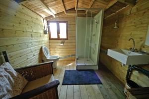 Campings Domaine La Faix, Gite la Forestiere : photos des chambres