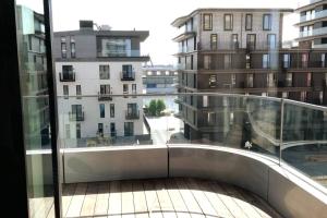 Luxueus & nieuw 2-slaapkamerappartement met garage