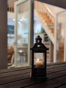 Le Rocky Lodge Large cottage with wooden deck and private garden next to Fontainebleau Forest