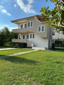 Hostel Rinas - Vorë