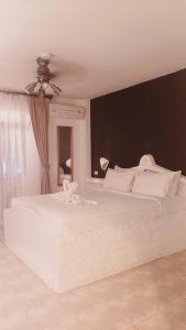 Big Boys Bed & Burger - Patong Beach