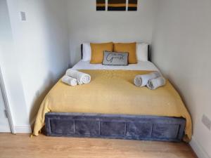 Stunning roof terrace studio flat