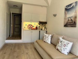 Studios - Menton Old Town - near the beach and shops