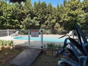 Appartements Au coeur des Alpilles Rdc Jardin et Piscine : photos des chambres