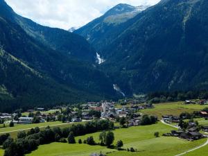 Chalet Hochkrimml with sauna on the ski slope