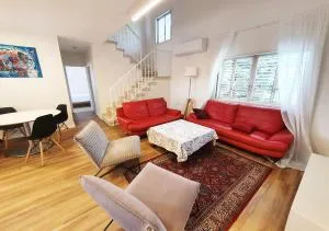 Spacious 3BD Penthouse with Rooftop & Parking - Rishpon