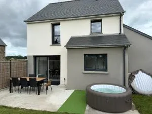 Nouveau! Maison avec Jacuzzi 1-8 pers à 10 mn de st Malo - La Coudre