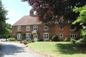 Molland Manor House Bed & Breakfast - Elmstone