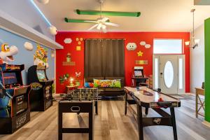 Thematic House w Private PoolGame RoomClubhouse