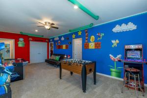 House wTheaterPoolSpaGame Room in a Resort