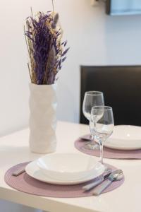 Studio Jerozolimskie 216 with Parking by Noclegi Renters