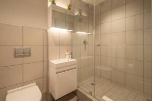 Contemporary City Oasis