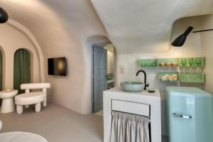 Hermes Cave House by Oias Local Cave Houses