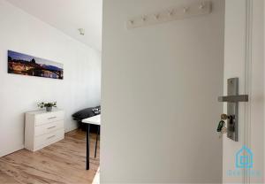 Sobieski Room - Peaceful Retreat, 10 Minutes to Gdańsk Old Town & Seaside