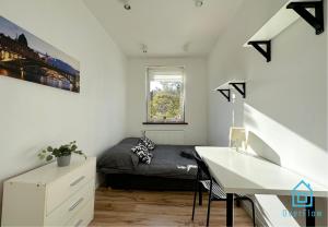 Sobieski Room - Peaceful Retreat, 10 Minutes to Gdańsk Old Town & Seaside