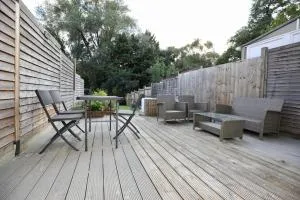 Charming Four Bedroom Holiday Home - 罗伊登