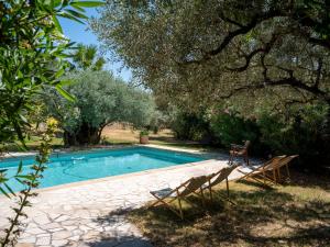 Villas Villa climatise Piscine Jardin Terrasse 10 personnes : photos des chambres