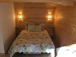 Tentes de luxe Cabane au milieu des bois : photos des chambres